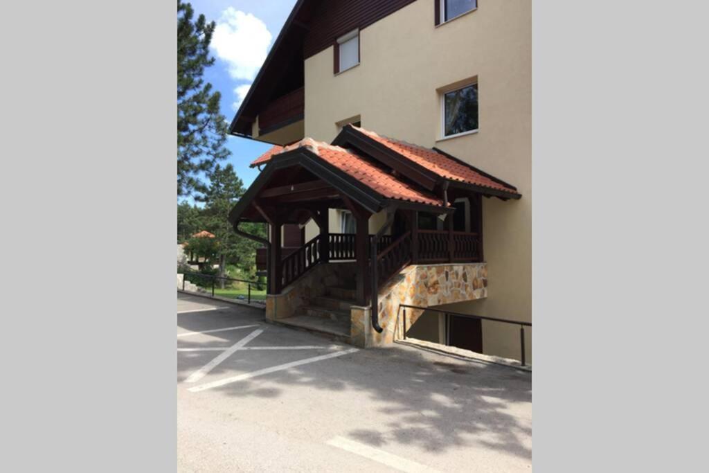 Silver Snowflake - Sa Dvoristem Apartment Zlatibor